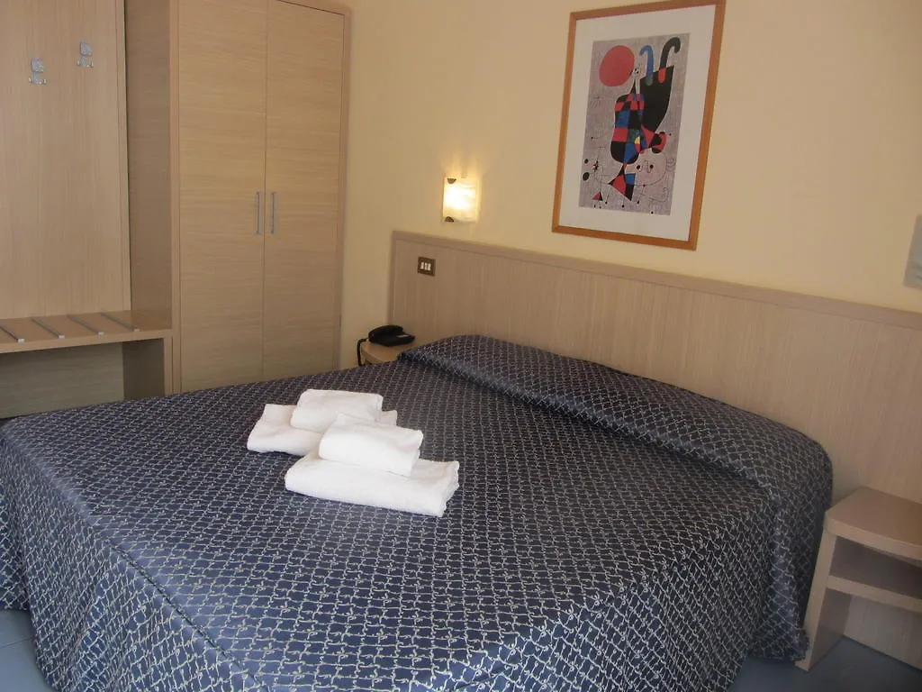 Hotel Nizza Milan 2*,